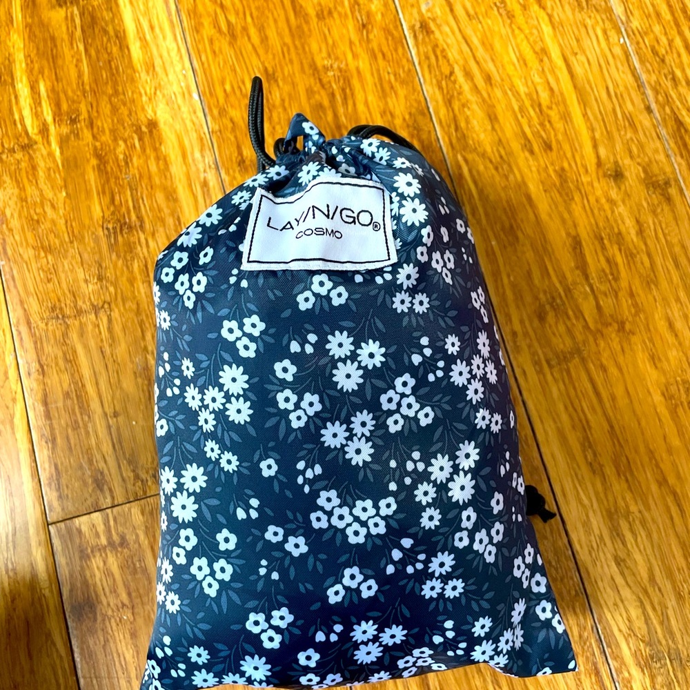 Lay N’ Go Cosmo Black Floral Women's Bag